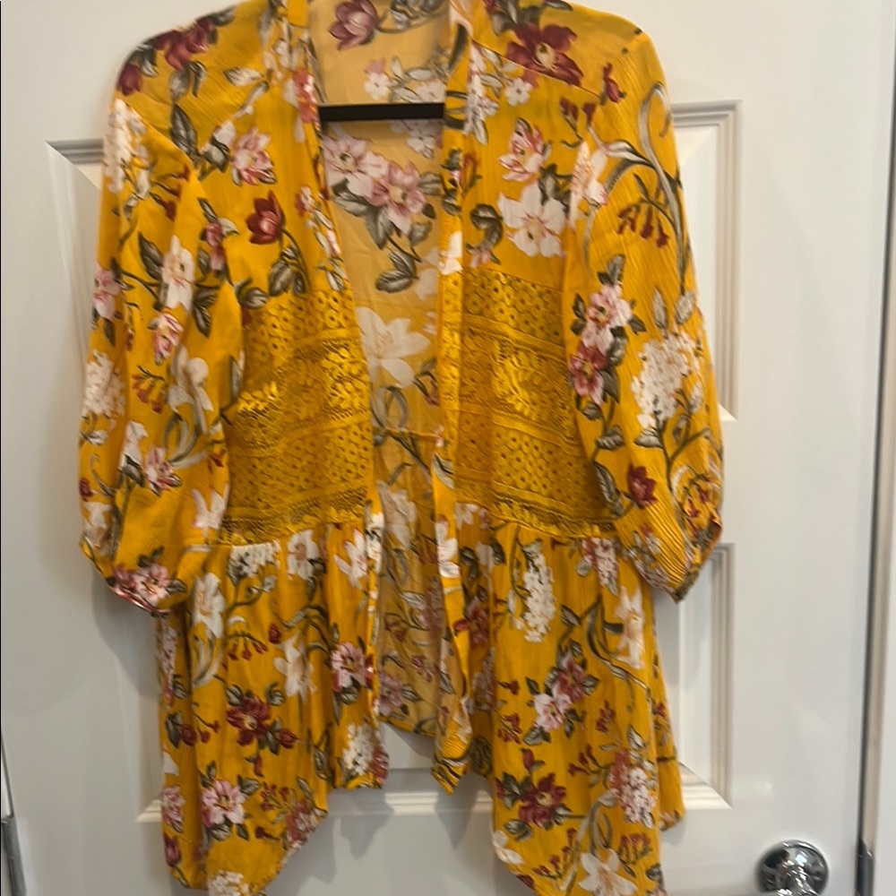 Hotouch Kimono floral print open front with lace detailing